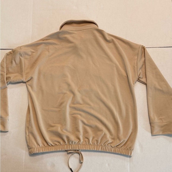 NWT Wonderly Beige Collared Top with‎ a 1/4 zip and drawstring waist - Picture 7 of 7